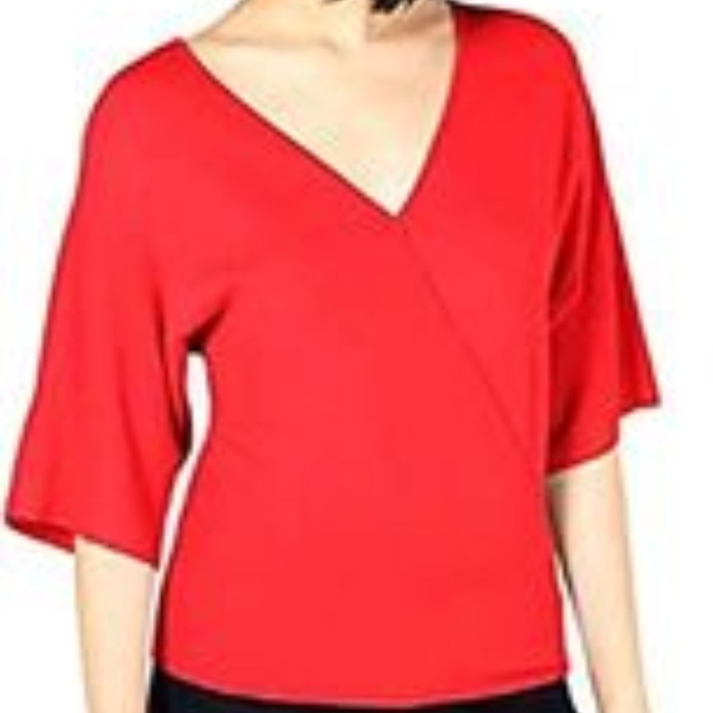❌Bar III Women's Back Cutout Sweater